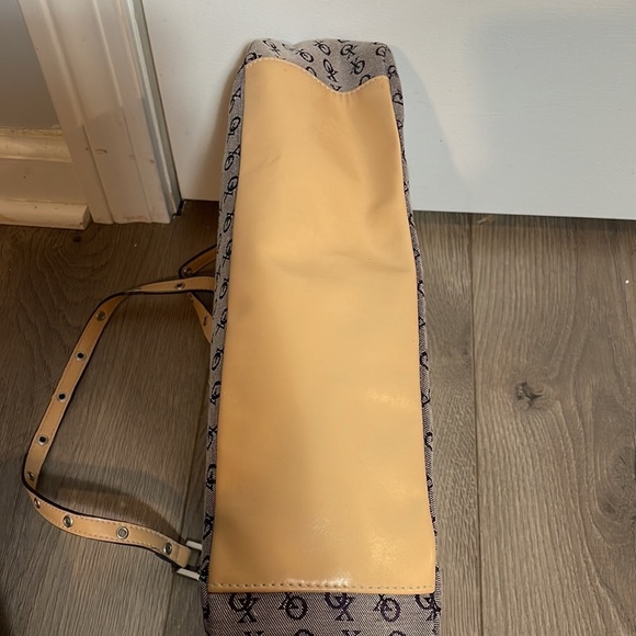 XOXO Women’s black shoulder bag - Picture 7 of 8